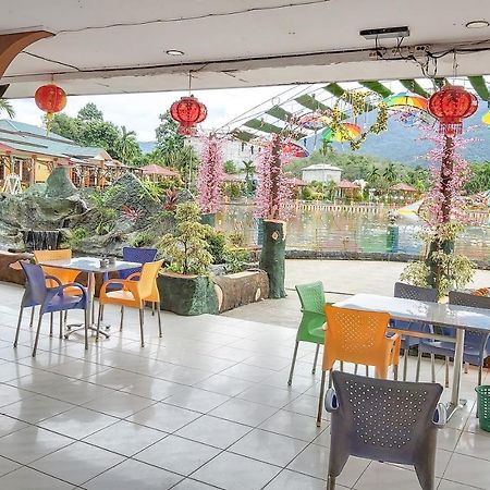 Oyo 3196 Hotel Taman Cinta Сингкауанг Екстериор снимка