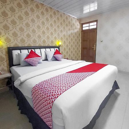 Oyo 3196 Hotel Taman Cinta Сингкауанг Екстериор снимка
