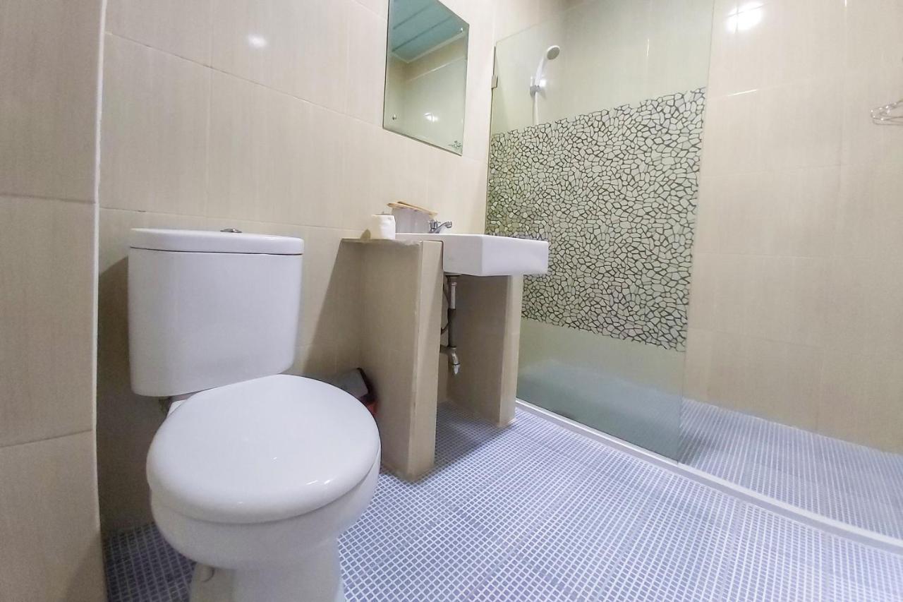 Oyo 3196 Hotel Taman Cinta Сингкауанг Екстериор снимка