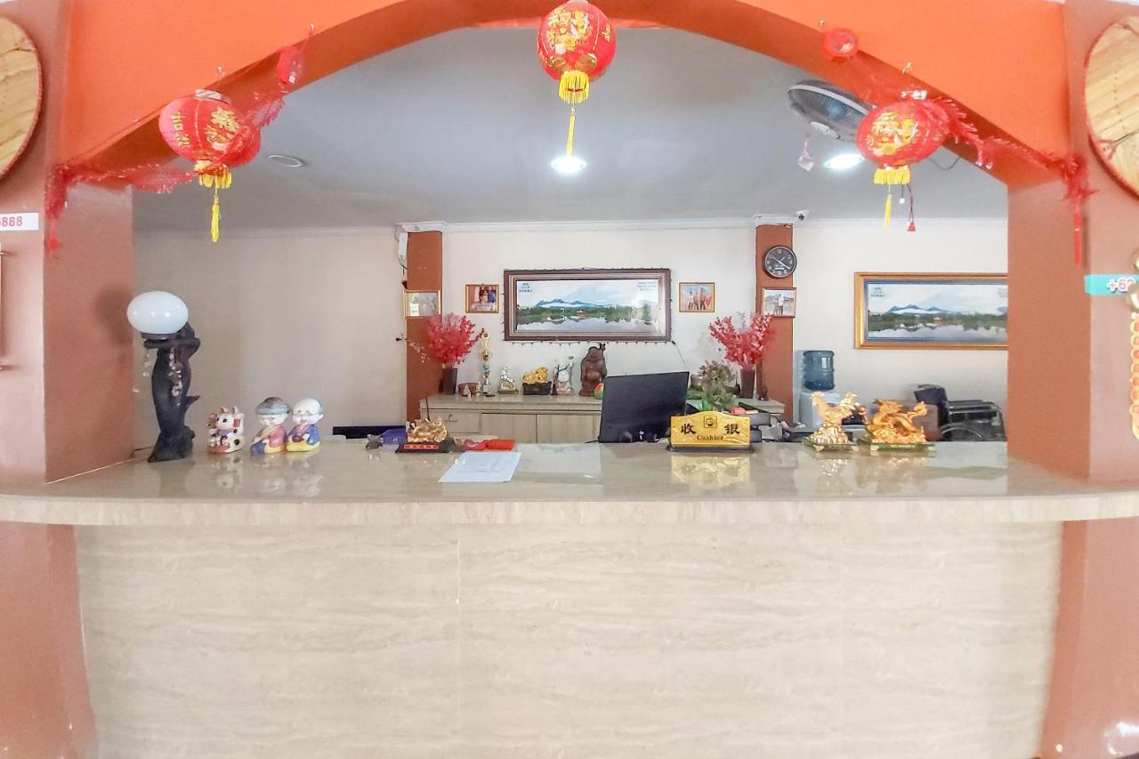 Oyo 3196 Hotel Taman Cinta Сингкауанг Екстериор снимка