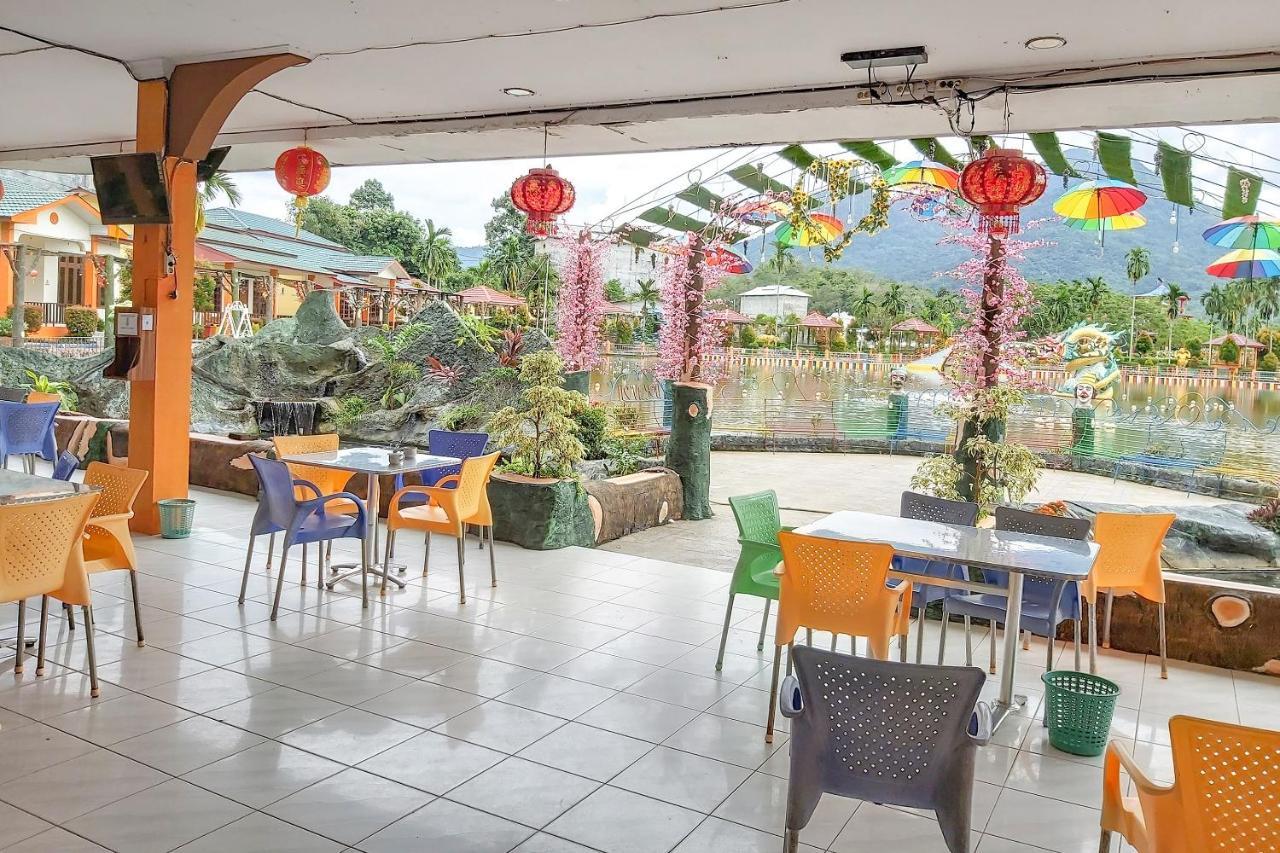 Oyo 3196 Hotel Taman Cinta Сингкауанг Екстериор снимка