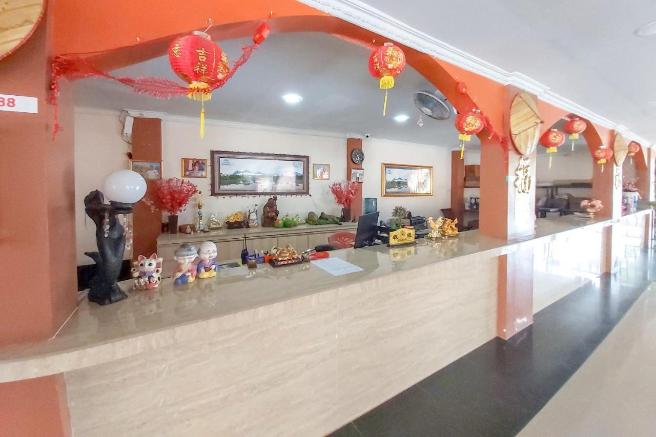 Oyo 3196 Hotel Taman Cinta Сингкауанг Екстериор снимка