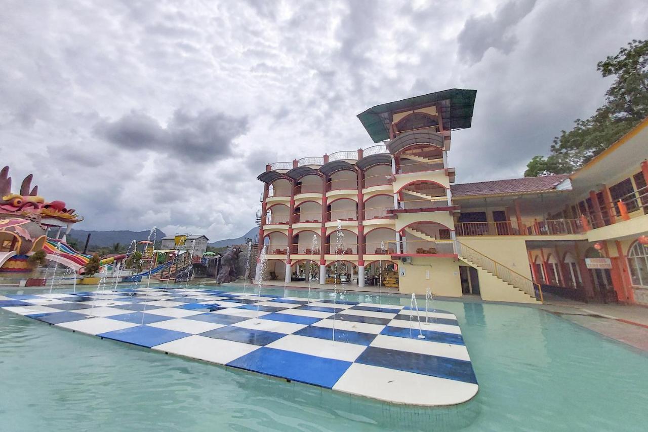 Oyo 3196 Hotel Taman Cinta Сингкауанг Екстериор снимка
