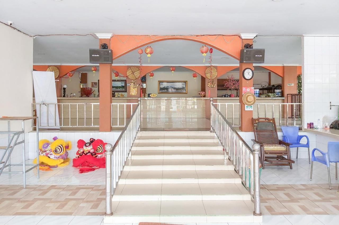 Oyo 3196 Hotel Taman Cinta Сингкауанг Екстериор снимка