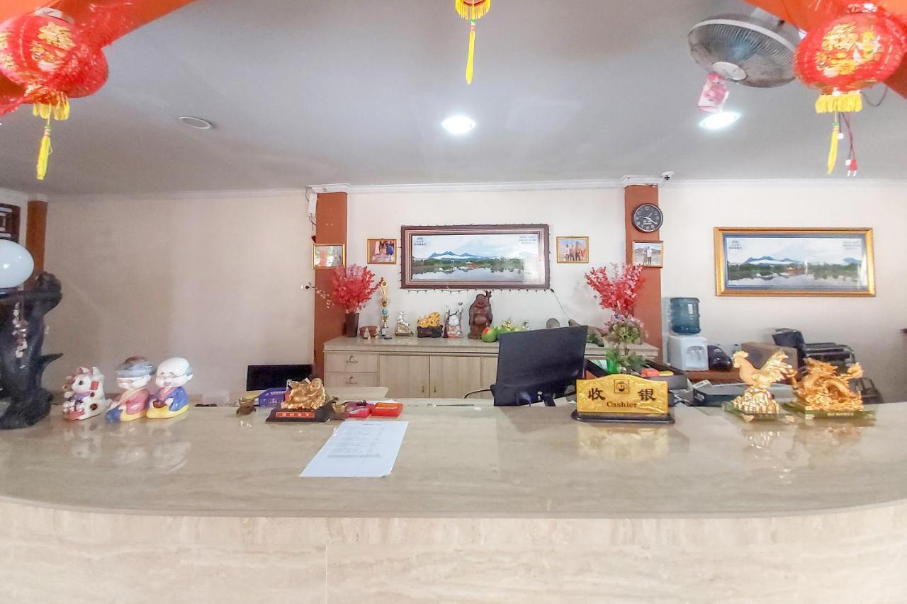 Oyo 3196 Hotel Taman Cinta Сингкауанг Екстериор снимка